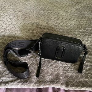 Marc Jacob Black Crossbody Bag with Logo Strap